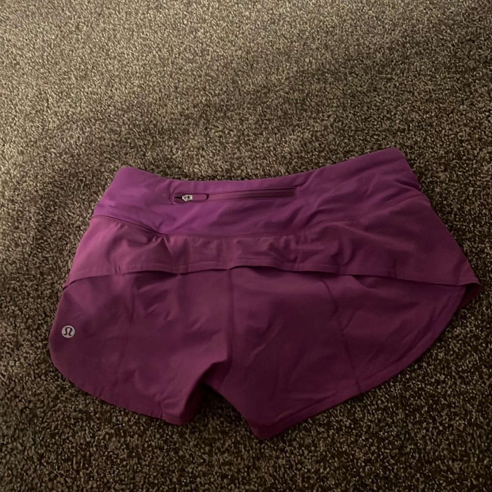 Lululemon 2.5 inch size 2 purple speed up shorts
